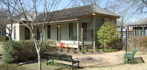 Wimberley writer donates Southwestern collection