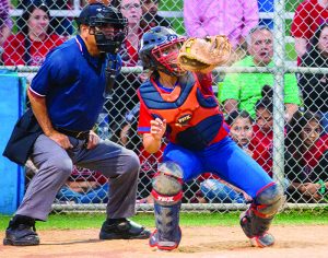 Rebs top Lobos to clinch top spot