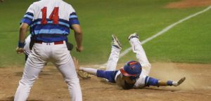 Hays in mix after 3-game sweep over Vipers