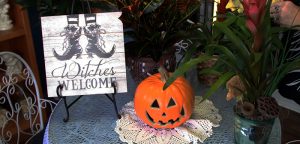 Businesses find ways to cash in on fall, Halloween season