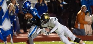 Early miscues hurt Lobos in season ending loss to Akins
