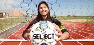 Sticky note dreams: Lobo goalkeeper earns all-state athlete title