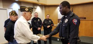 Buda veterans award officer for service