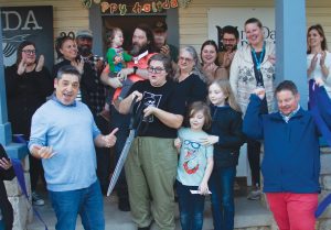 Independent bookstore cuts ribbon in Buda