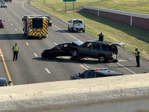 Fatal crash closes IH-35 in Kyle, police seek information